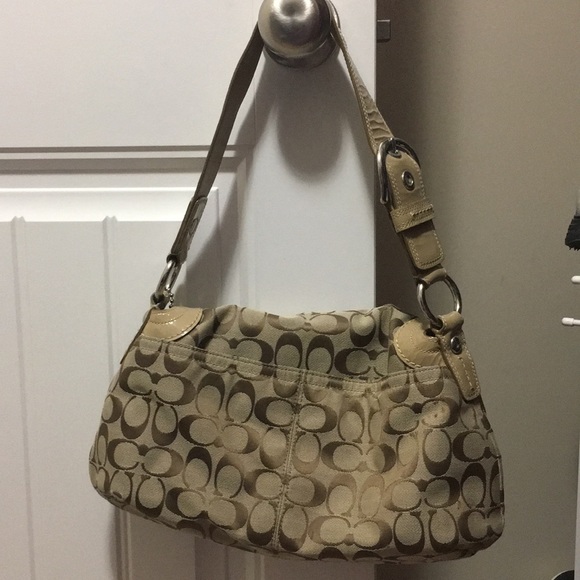 Authentic Coach signature style purse - Picture 2 of 6